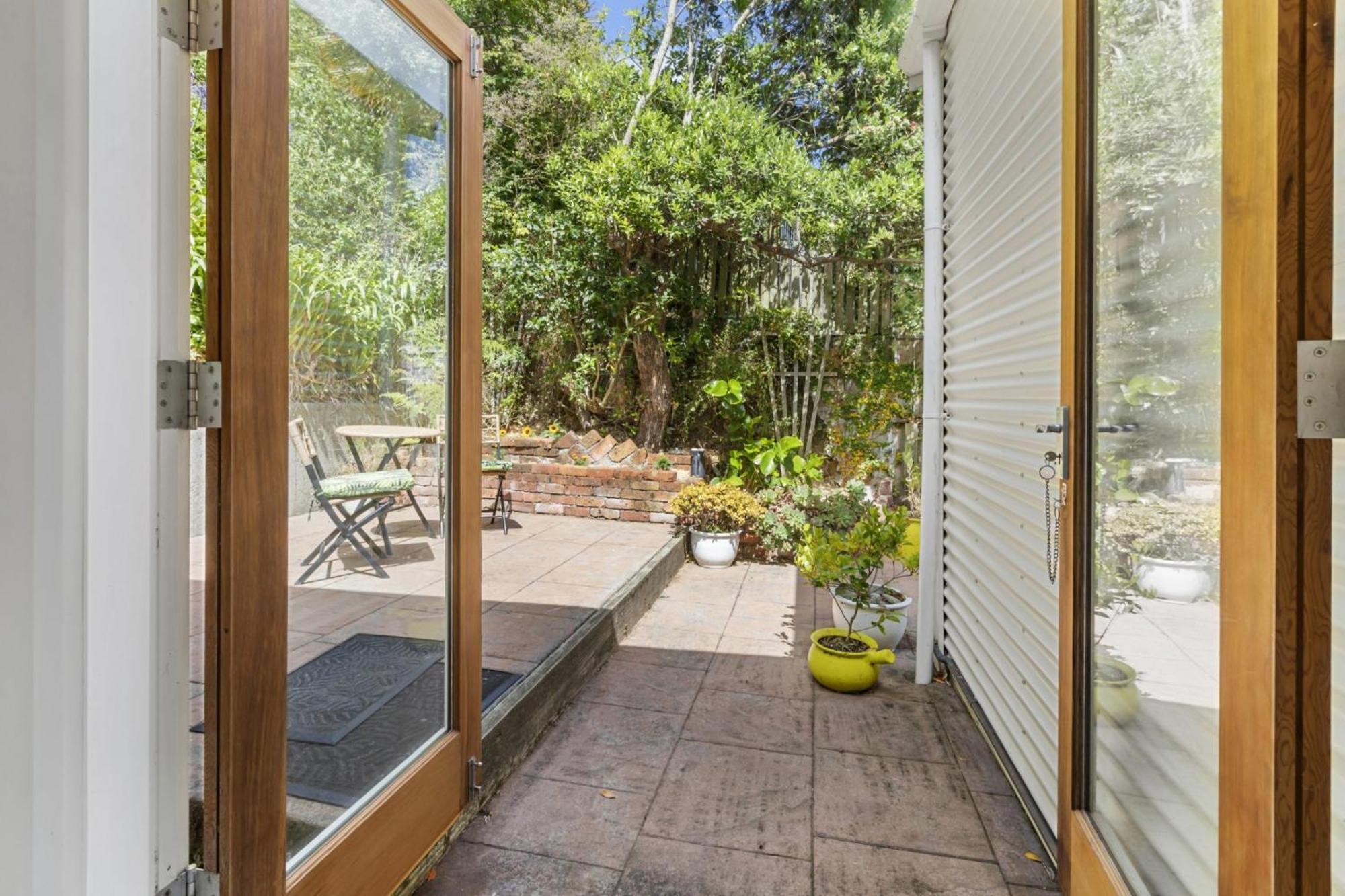 Peaceful & Private City Cottage With Carparks Wellington Bagian luar foto
