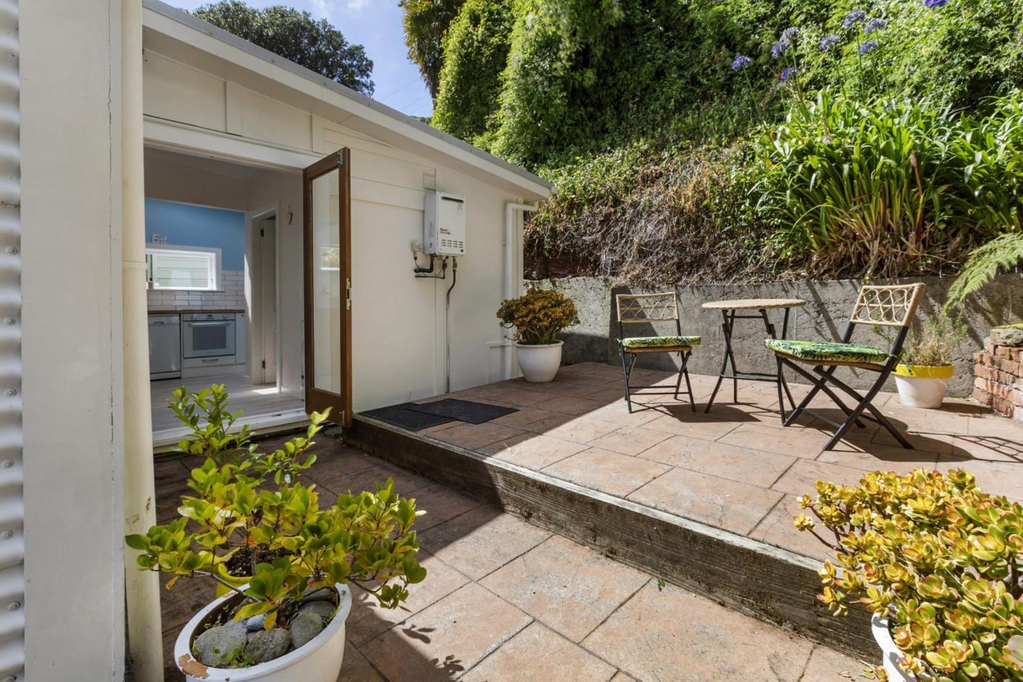 Peaceful & Private City Cottage With Carparks Wellington Bagian luar foto